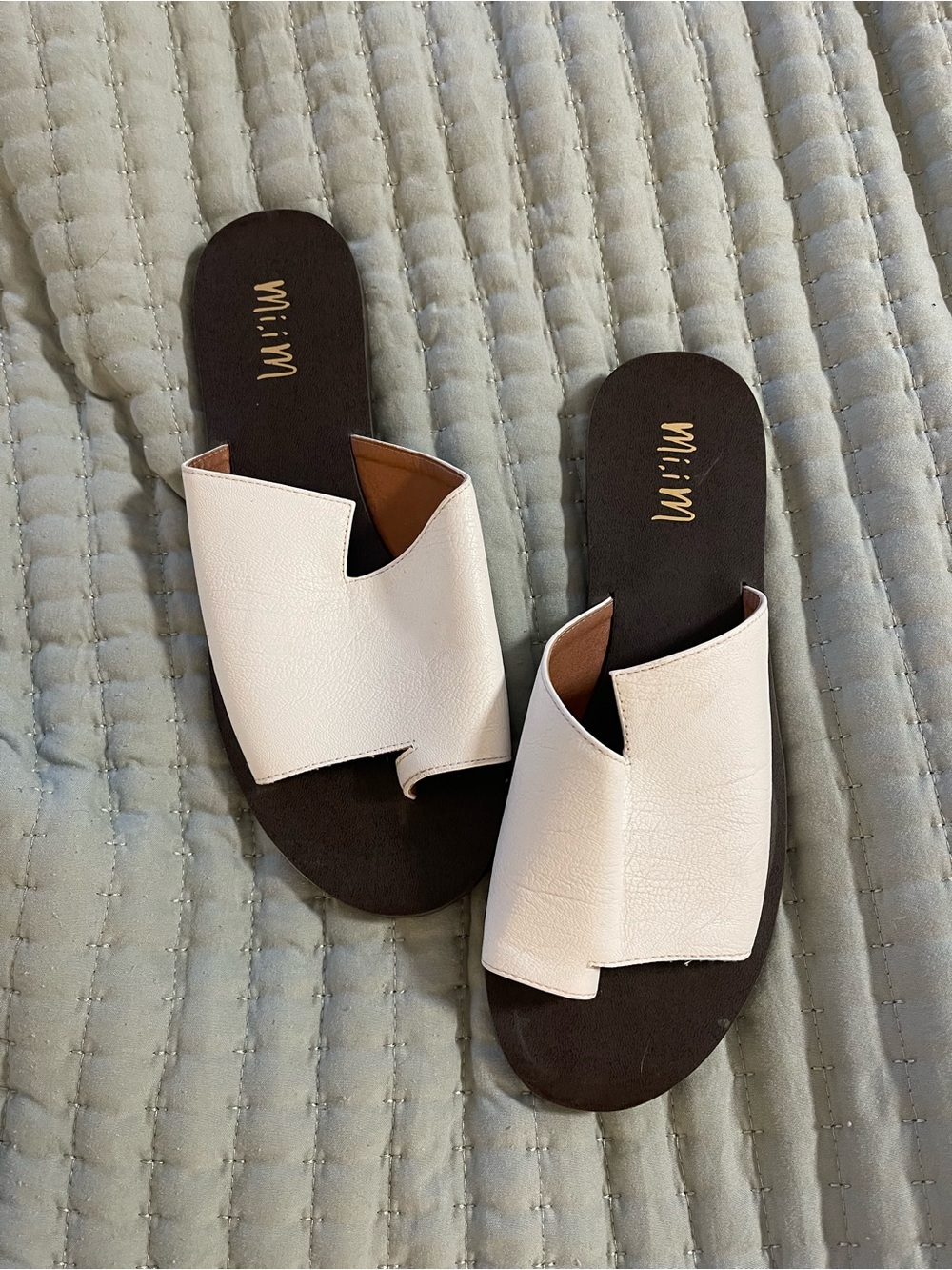 Mi.iM Off-White Leather Slide Sandals with Dark Footbed